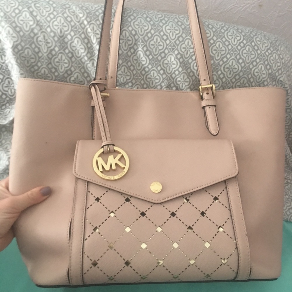 Micheal Kors purse